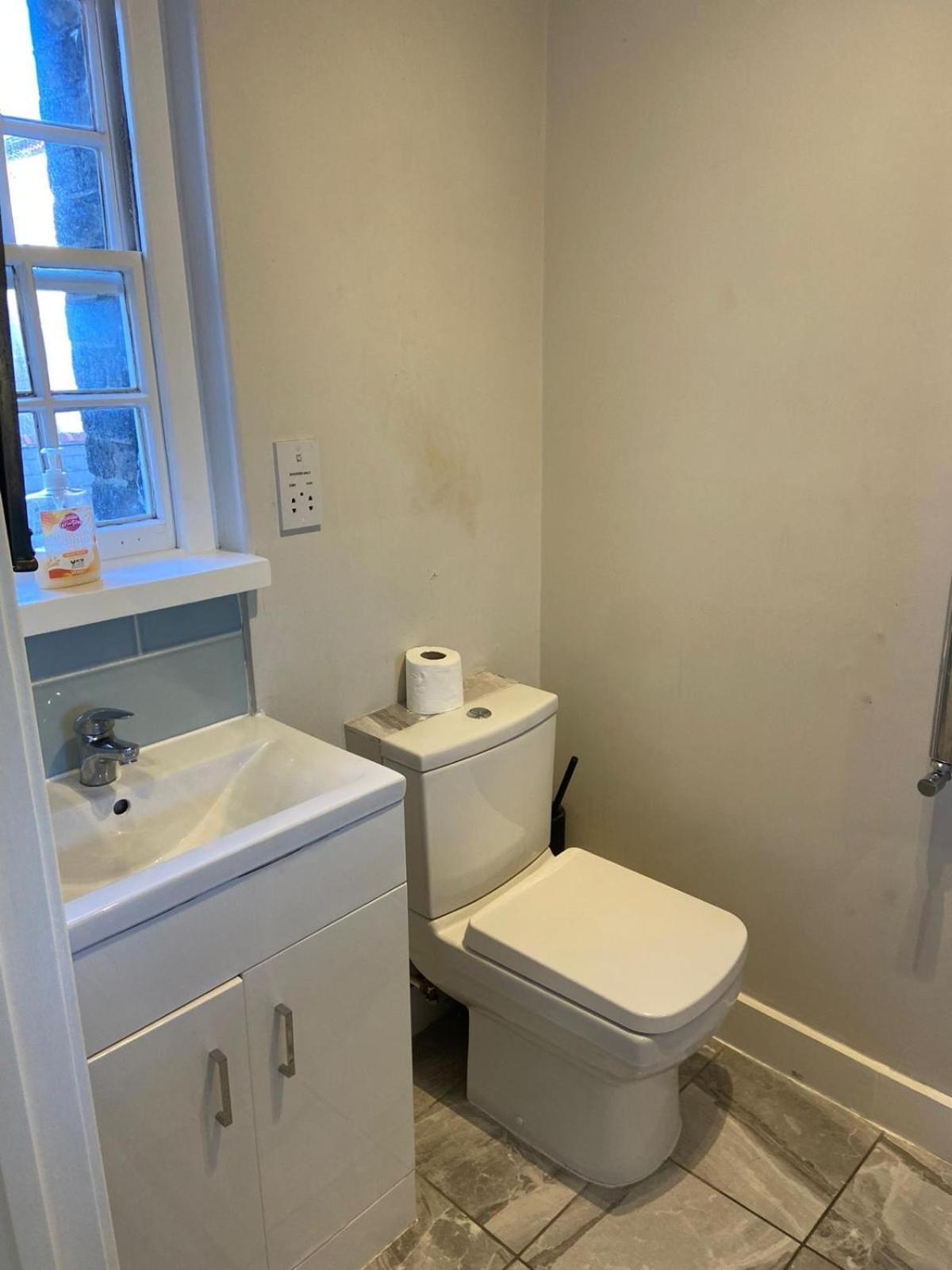 Period Apartment On South Bank 런던 외부 사진